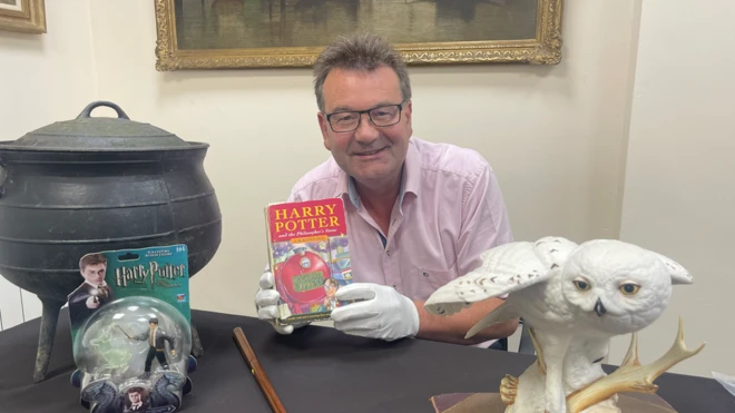 Auctioneer Richard Winterton said he was "absolutely delighted" the book sold for £10,500