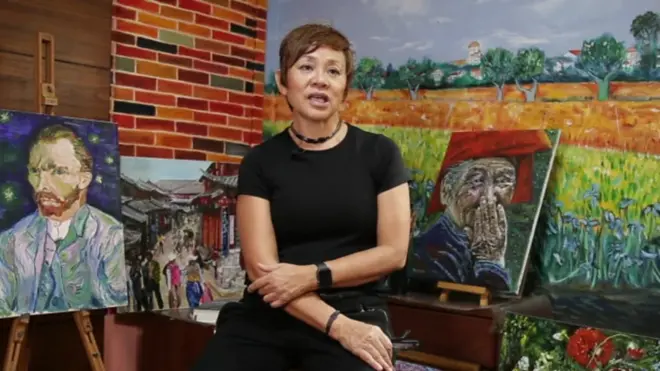 परिवारमा एक्लै भएपछि ५५ वर्षको उमेरमा आफै चित्रकला सिक्न शुरु गरेकी सिंगापुरकी एक चित्रकारबारे बीबीसी रिपोर्ट (भिडिओ)