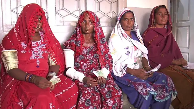 پاکستان کی بیشتر خواتین حقِ رائے دہی سے محروم