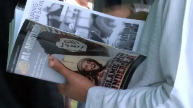 Walaupun pemerintah telah melarang penyebaran ideologi ISIS di Indonesia, pendukungnya diduga terus menyebarkan ajarannya dan tetap merekrut anggota baru.