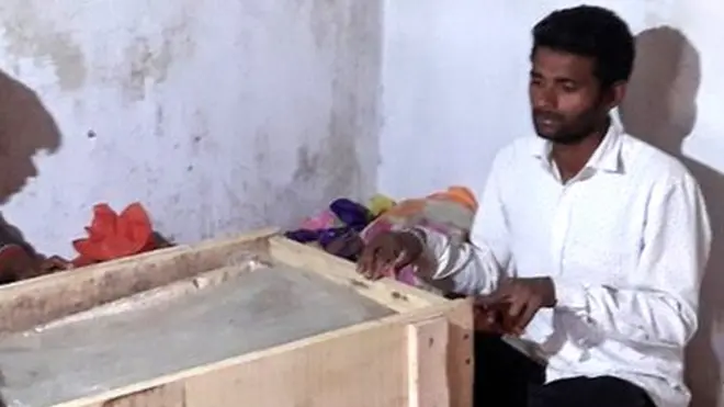 ઘરમાં રખાયેલો મૃતદેહ