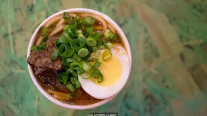 Được biết đến với cái tên ‘liều giã rượu cổ’, yakamein là món ưa thích ở New Orleans để chống dư vị sau khi quá chén.