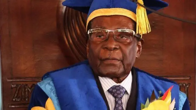 Dura taa'aa Yunvarsiitii Oppani Zimbaabwee kan ta'an Mugaabeen keessummaa kabajaa sagantichaa turan