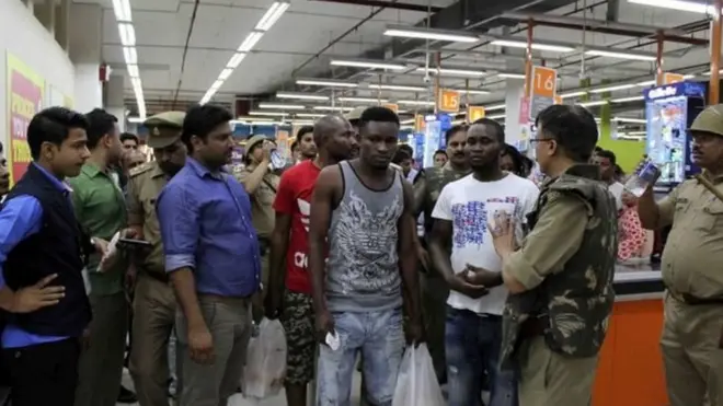 انڈیا، نائجریا، تشدد