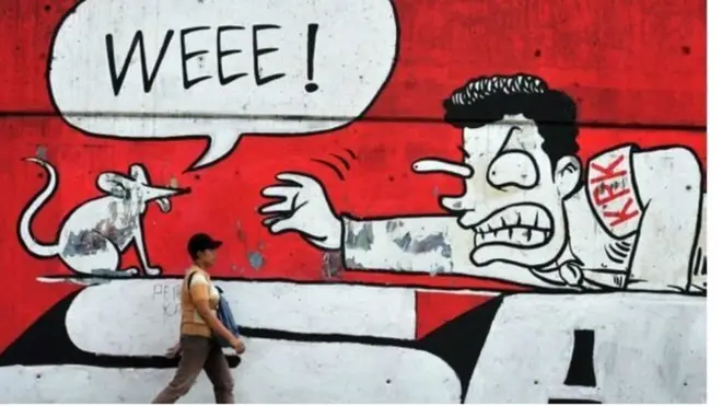 Hubungan KPK dan Kepolisian beberapa diwarnai ketegangan saat lembaga itu menyelidiki dugaan praktik korupsi yang melibatkan pimpinan Kepolisian.