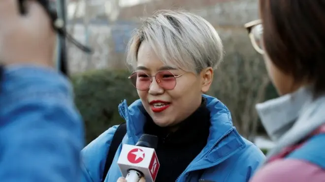 수는 "여러 독신 여성들의 기대를 등에 업고 있는 느낌"이라고 말했다