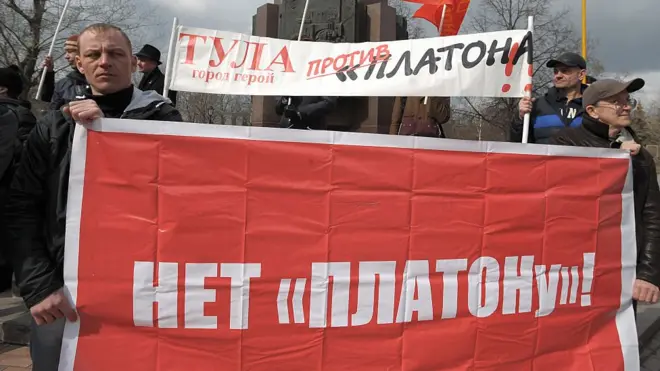 После введения системы "Платон" в ноябре 2015 года в нескольких регионах России прошли протесты дальнобойщиков