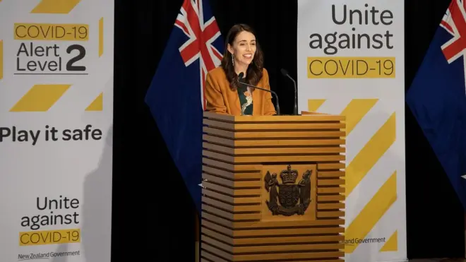 นายกรัฐมนตรีจาซินดา อาร์เดิร์น ได้รับคำชื่นชมว่าเป็นนักสื่อสารที่ดีเยี่ยมในยามวิกฤต