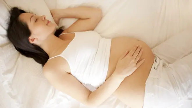 ถึงแม่จะแก่ลงในระดับเซลล์หลังคลอด แต่ระหว่างตั้งครรภ์กลับเกิดการย้อนวัยให้เซลล์อิ่มเอิบอ่อนเยาว์ขึ้น