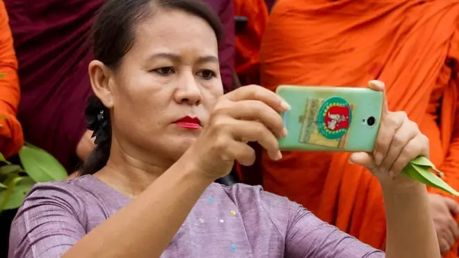 ဦးဝီရသူ အချုပ်အနှောင်ကင်းစေဖို့ ထောက်ခံသူတွေ ဆုတောင်း