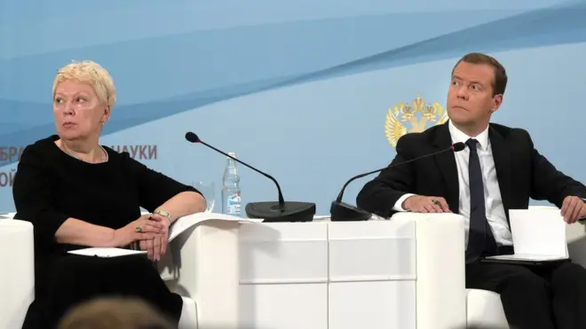 Российский премьер-министр Дмитрий Медведев представил нового министра образования Ольгу Васильеву на пленарном заседании всероссийского совещания педагогов