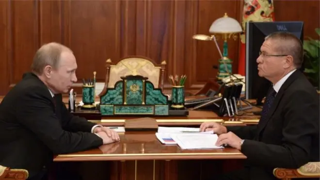 Rais Vladmir Putin amemfukuza kazi waziri wake wa maendeleo ya kiuchumi,Alexie Ulyukayev, ambaye anashtakiwa kwa kupokea hongo ya dola milioni mbili