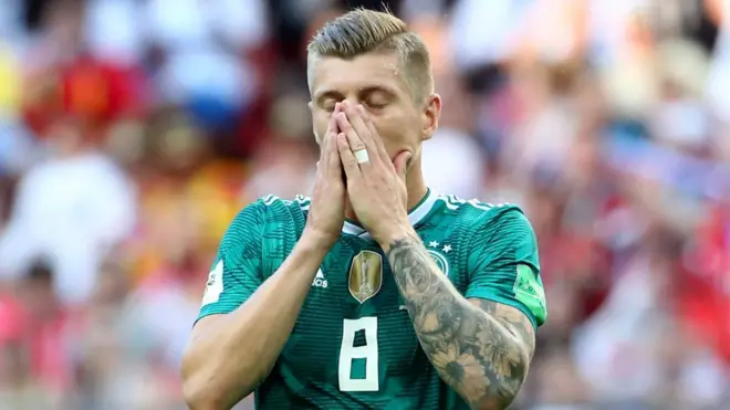 Toni Kroos no podía creer lo que le acababa de pasar a su equipo.