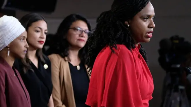 Abashingamateka bane bivuna Trump