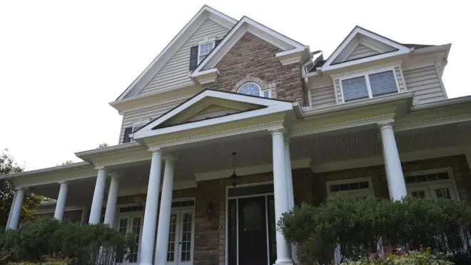 Стаффорддогу Смоленковдун үйү