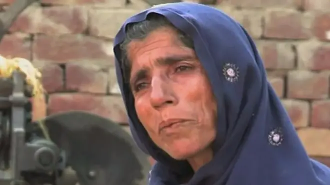 پاکستان میں دو برس قبل پھانسیوں پر غير اعلانيہ پابندی کے خاتمے کے بعد سے وہاں سینکڑوں مجرموں کو تختہِ دار پر لٹکایا جا چکا ہے۔