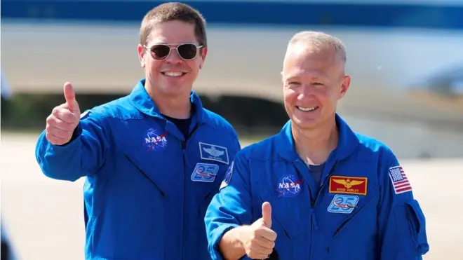 Bob Benken i Dog Harli stigli su na Floridu 20. maja da se pripreme za poletanje