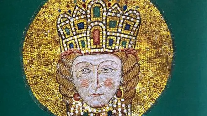 ’یونانی روایت میں تاریخ لکھنا مردوں کا کام رہا ہے اور اینا کا چیلنج یہ تھا کہ وہ 'اچھی لڑکی' ہونے کے تقاضے پورے کرتے ہوئے مردوں کے اس میدان میں قسمت آزمائیں۔‘