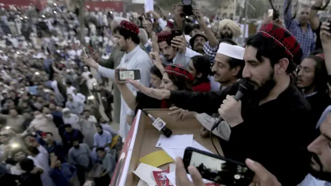 غورځنګ ژمنه کړې وه چې تر هغې چې حکومت سره خبرې روانې وي، جلسه به نه کوي