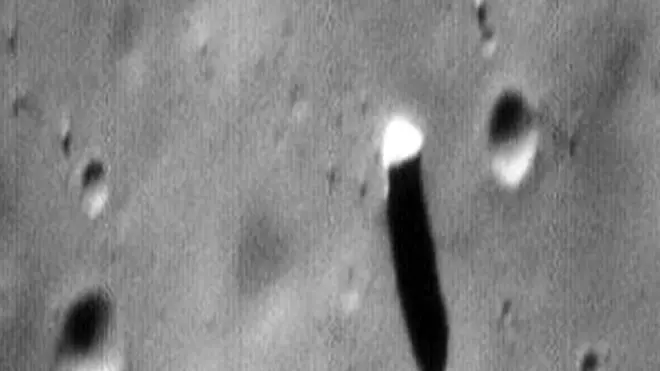 Монолит на Фобосе