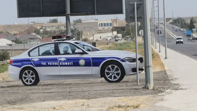Azərbaycanın avtomobil yollarında yerləşdirilmiş yol patrul xidmətinin avtomobillərinin maketi