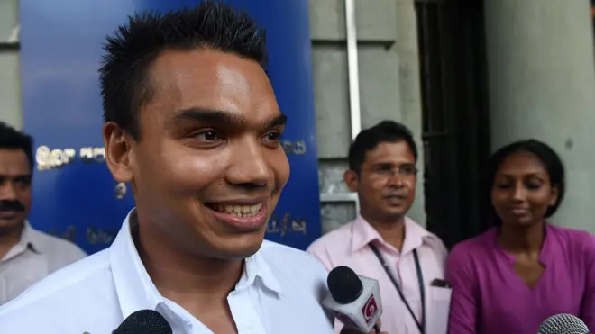 "ලංකා ඉතිහාසයේ විශාලතම මුදල් වංචාව සිදුකිරීම සම්බන්ධයෙන් කෝප් කමිටුව මගින් වරදකරු කර තිබෙන අර්ජුන් මහේන්ද්‍රන් සහ ඔහුගේ බෑනාගේ විදෙස් ගමන් තහනම් කිරීමට රජය මෙතෙක් ක්‍රියාකර නැහැ."