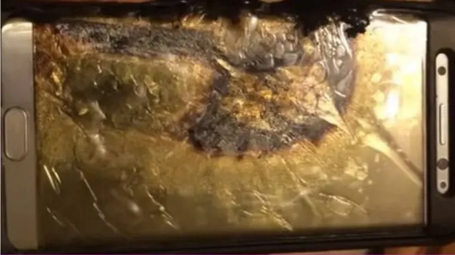 La carcasa del Galaxy Note 7 del usuario de YouTube Ariel González quedó completamente chamuscada.