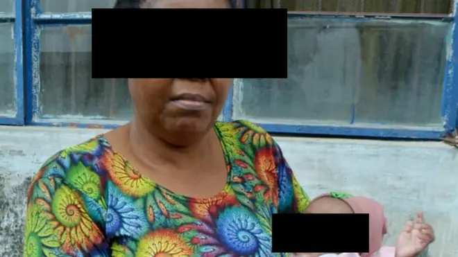 Nwaanyị na nwa ya o rere