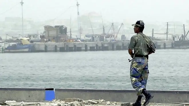 سکیورٹی کے دیگر اقدامات کے علاوہ بلوچستان کے ان علاقوں میں فضائی نگرانی بھی کی جاتی رہی جہاں امن و امان کی صورتحال زیادہ خراب ہے