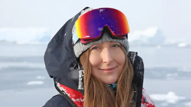 Oksana Savenko es bióloga marina y se encuentra la base de Ucrania en la Antártida.