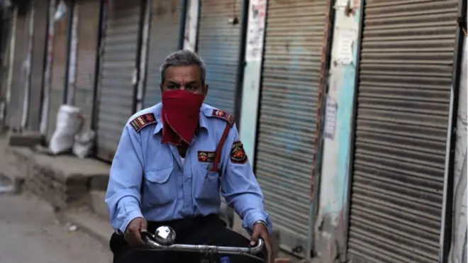 ખાનગી સિક્યૉરિટી જેવી અમુક આર્થિક પ્રવૃત્તિઓને સશર્ત મંજૂરી