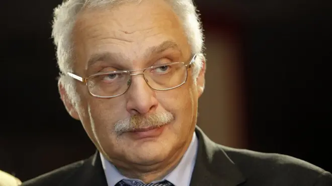 Сам Друзь остался вице-президентом МАК; против лишения его должности проголосовали шесть человек из 15