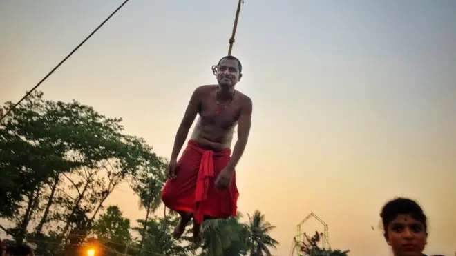 తన వీపుకు మోకులు గుచ్చుకున్న సుమన్