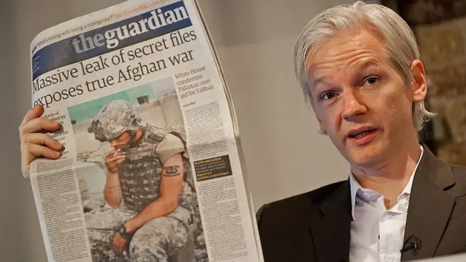 WikiLeaks realizó una filtración masiva de material clasificado del Ejército estadounidense sobre las guerras de Afganistán e Irak que ocupó las portadas de los principales medios de comunicación.