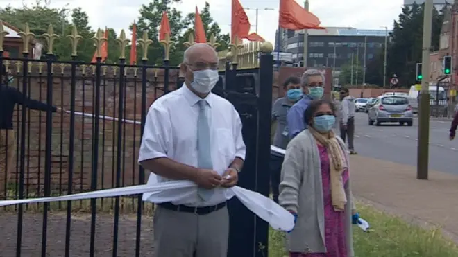 Former Leicester East MP Keith Vaz, said the statue was "going nowhere"