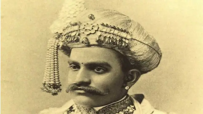 మైసూరు మహారాజు చామరాజేంద్ర వడియార్ పరిశ్రమలను ప్రోత్సహించిన రాజుగా పేరు తెచ్చుకున్నారు