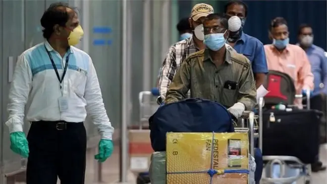 प्रवासी