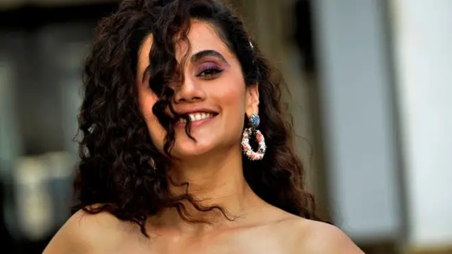 تاپسی پنوں اپنے مختلف کرداروں کے لیے مشہور ہیں