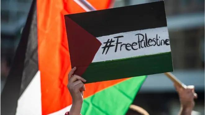 وسم حرروا فلسطين FreePalestine# في طريقه ليكون سما عالميا كوسم حياة السود مهمة BlackLivesMatter#