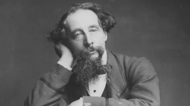 В числе прочего экстремист обязан прочитать "Повесть о двух городах" Диккенса