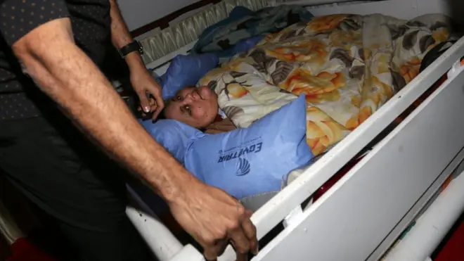 Eman llegó a India donde será sometida a un tratamiento para la reducción de peso con la esperanza de que en unos años llegue a los 100 kilos.