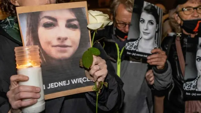 Портрет Изабеллы на демонстрации