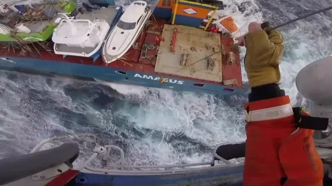 Норвежская береговая охрана спасла экипаж голландского сухогруза.