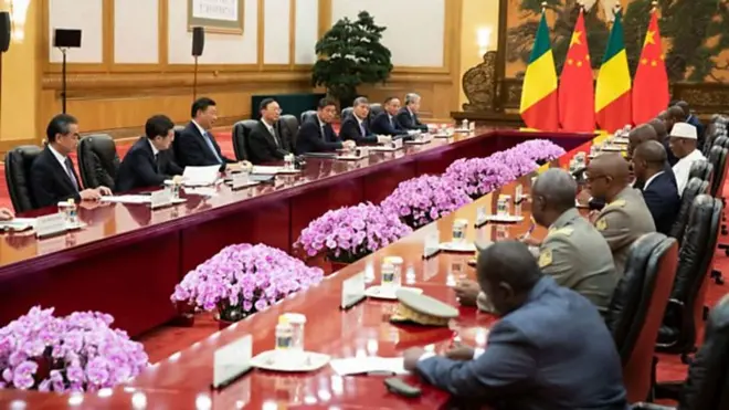 Kulan ay leeyihiin madaxweynaha Shiinaha iyo madaxda Afrika