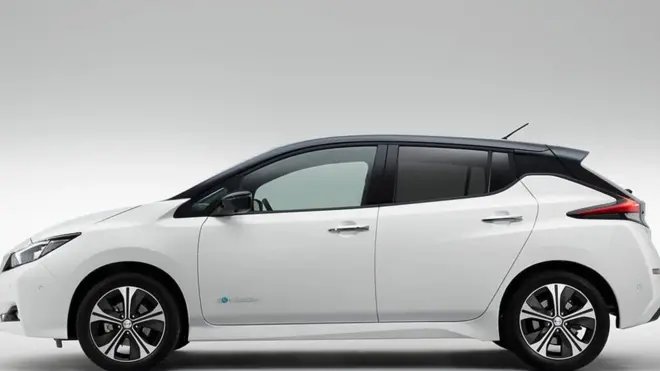 سيارة نيسان ليف الكهربائية الجديدة