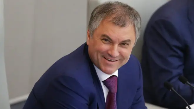 Одним из авторов новой версии законопроекта стал спикер Госдумы Вячеслав Володин, недовольство которого предположительно стало причиной отзыва документа в его первоначальном варианте