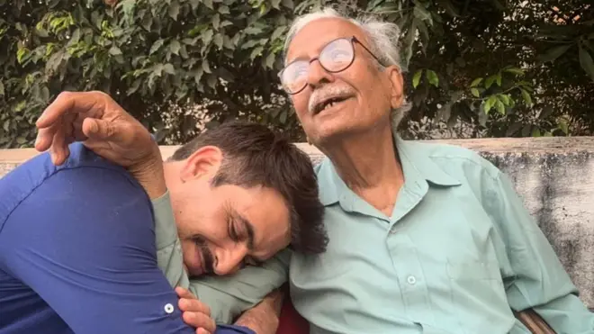 मानव कौल के साथ मशहूर साहित्यकार विनोद कुमार शुक्ल