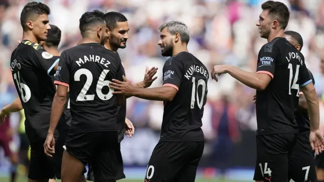 مانشستر سيتي فاز بلقب الدوري الإنجليزي الممتاز الموسم الماضي