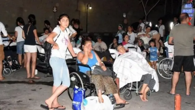 Təkcə Bodrumda təxminən 70 nəfər yüngül yaralarla xəstəxanaya müraciət edib