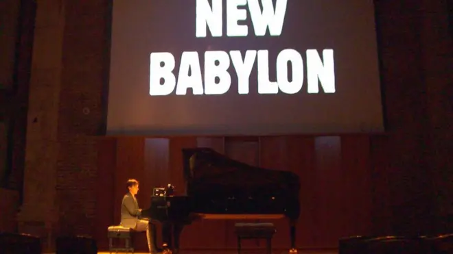 "Новый Вавилон"